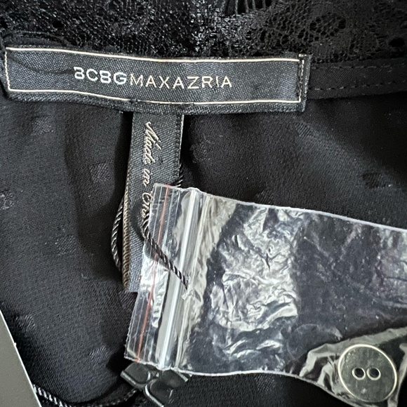 BCBGMaxAzria Swiss Dot Sheer Lace Detail Blouse In Black Size XL - Picture 11 of 15